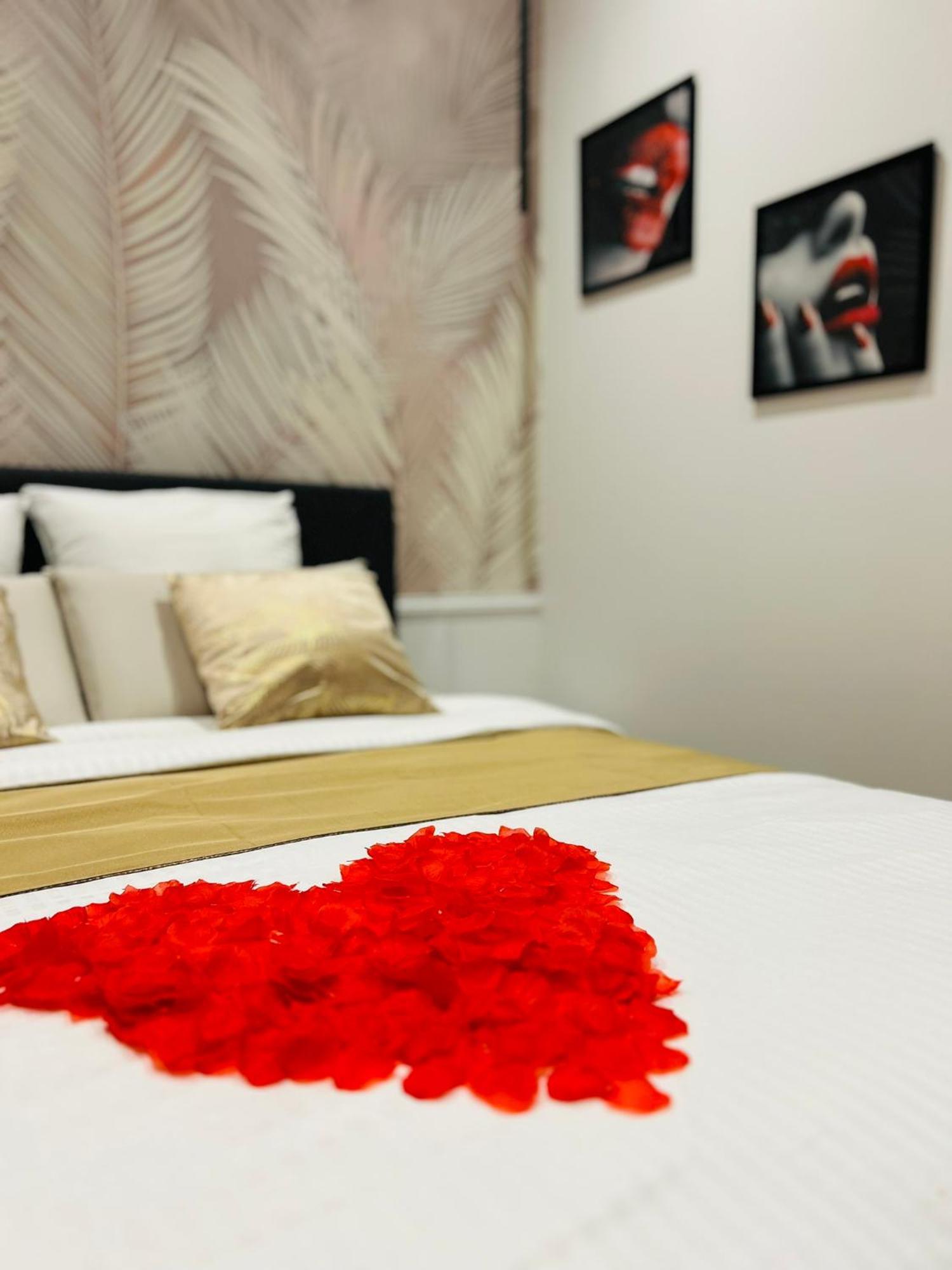 Suite Cosy Jacuzzi Troyes - Secrets D'Ana Exterior photo